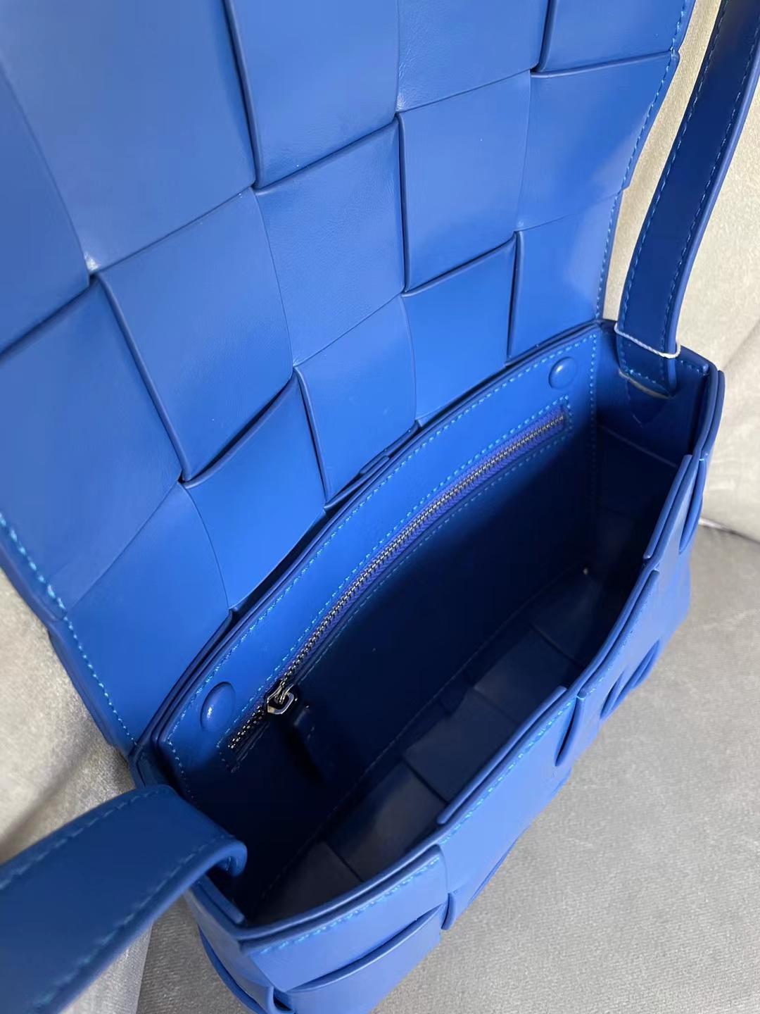 New fashion leather ladies handbag hand-woven messenger bag magnetic buckle bag cowhide Cross-body female bag - Image 3